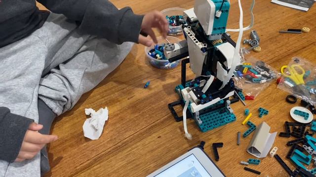 Lego Mindstorm 51515 _ Review with Tyson смотреть онлайн