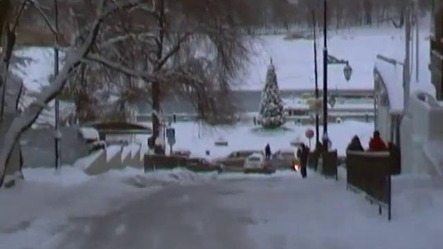 Зима в Ростове. Опасные переулки - спуски. смотреть онлайн