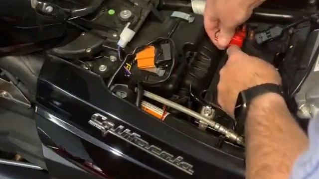 Moto Guzzi Code Read Diagnostic. How to read an error code on a California 1400. смотреть онлайн