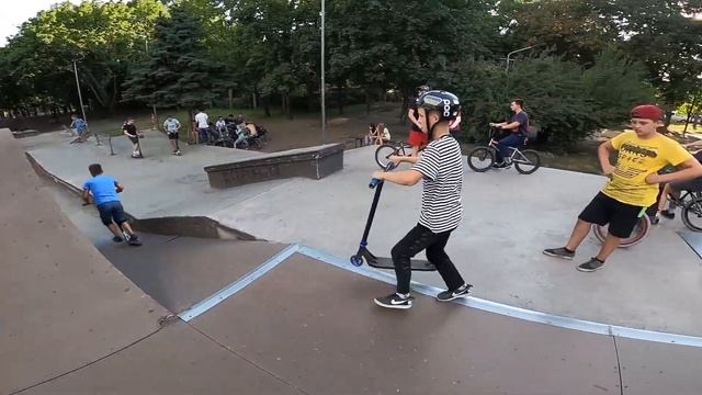 ДЕВОЧКА В 14 ЛЕТ НАКАЗЫВАЕТ ВСЕХ ПАЦАНОВ В СКЕЙТПАРКЕ ТРИП НА БМХ В ДРУГОЙ ГОРОД... смотреть онлайн