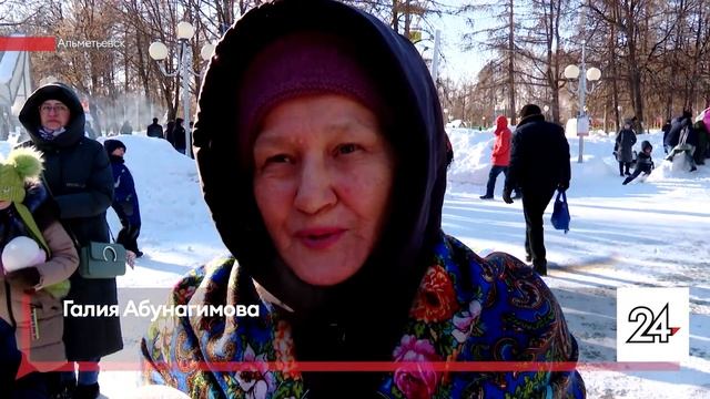 Альметьевцы проводили зиму и сожгли чучело Масленицы смотреть онлайн