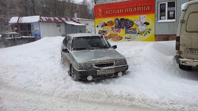 Выезжаю из снежного плена смотреть онлайн