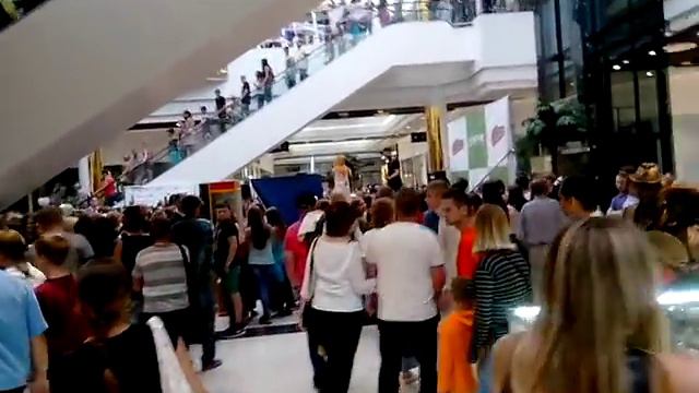 Открытие ТРЦ Hollywood в Чернигове смотреть онлайн