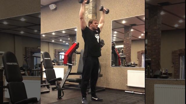 347. Махи гантелей обратным хватом над головой, через стороны стоя смотреть онлайн