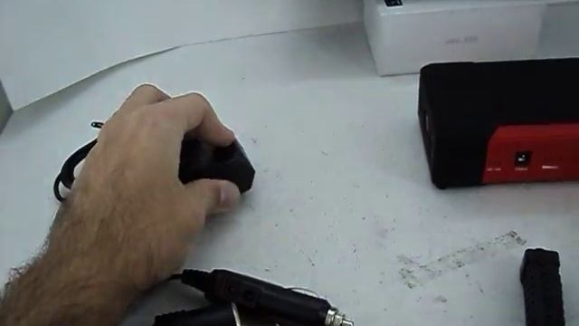 Портативное мультифункциональное пуско-зарядное устройство Jump Starter 21000 mAh HD18 смотреть онлайн