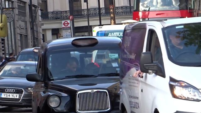 OLD Ford Transit Box Ambulance Responding - St John Ambulance смотреть онлайн