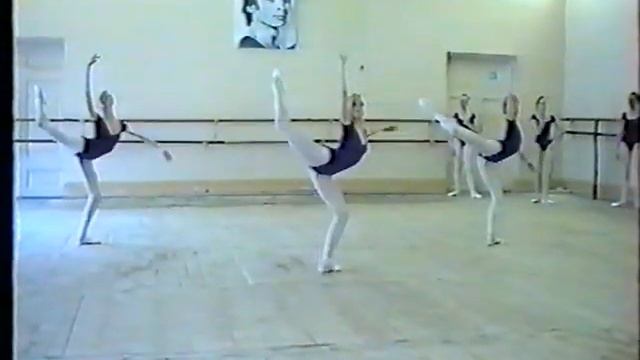 Vaganova (level 5) - Beautiful pointe combination смотреть онлайн