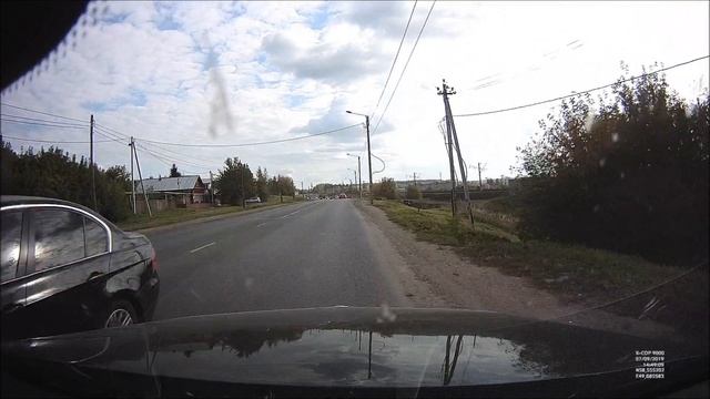 Неадекват в Кирове на стареньком БМВ смотреть онлайн