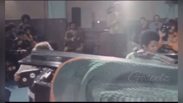 Aretha Franklin LIVE - “Never Grow Old” (1972) смотреть онлайн