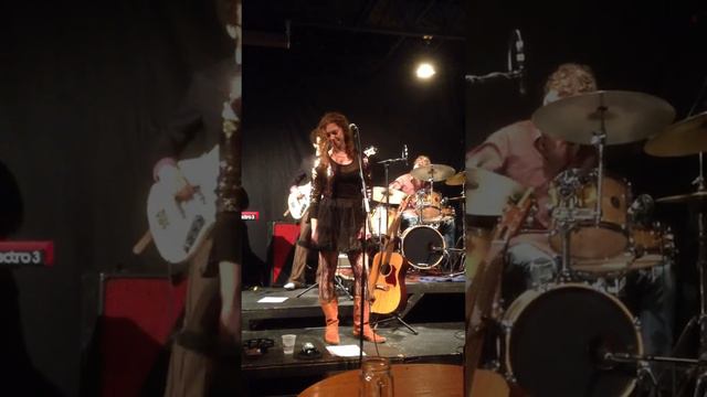 Becky Siamon - 'Pigeon In The Snow' - In The Dead of Winter смотреть онлайн