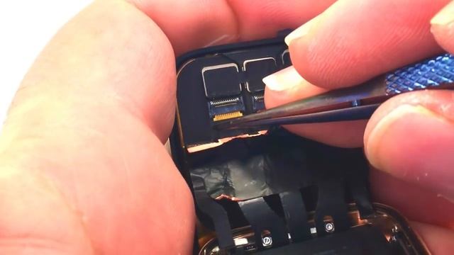 Apple Watch Series 4 Successful Glass and Digitizer Repair (2/2) смотреть онлайн