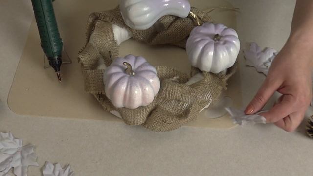 DIY: осенний венок Гламурные тыквы Halloween wreath 2020 смотреть онлайн