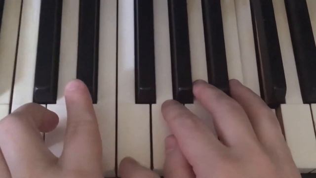 Как играть мажорные и минорные гаммы на пианино? Изучаем строение мажорной и минорной гаммы смотреть онлайн