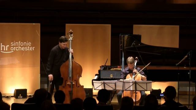 Boguslaw Furtok and Ulrich Horn play Rossini's Duetto for cello and double bass смотреть онлайн