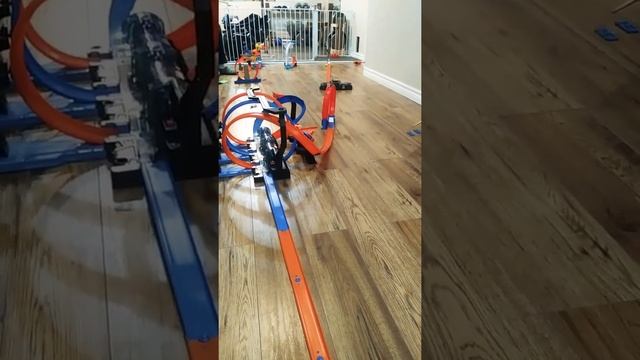 Hot wheels - Good jump at the end of a custom track смотреть онлайн