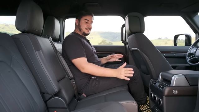 Land Rover Defender 130 leva até OITO pessoas com MUITO luxo e encara LAMA como poucos смотреть онлайн