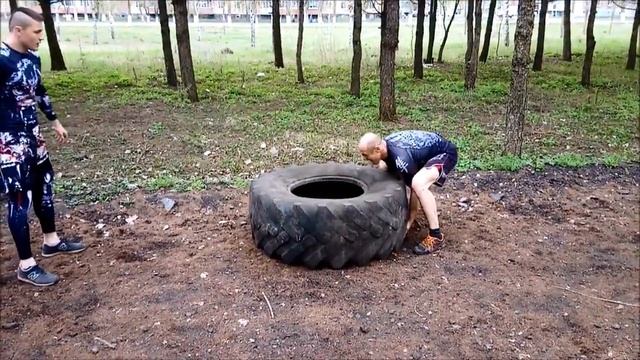 Тренировка бойцов С Б И Л с покрышками смотреть онлайн