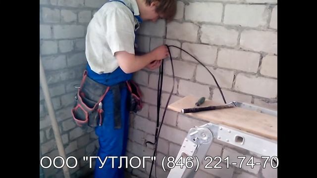 Прокладка провода в штробе. Услуги электрика в Самаре. смотреть онлайн