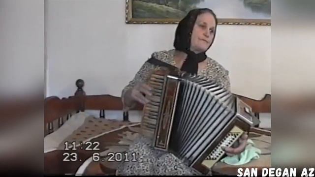 ЧЕЧЕНКА ПОЕТ ОЧЕНЬ ДУШЕВНЫЕ ПЕСНИ ПРО СВОЮ ЖИЗНЬ НА ГОРМОШКЕ