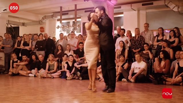 Lorena Tarantino and Gianpiero Galdi – Mis amores de ayer смотреть онлайн