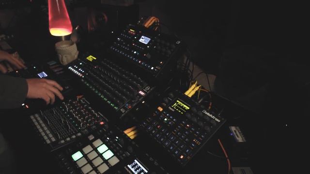 DAWless Live Jam | Techno and House on Elektron Octatrack, Digitakt, Analog RYTM, Analog 4, Digiton смотреть онлайн