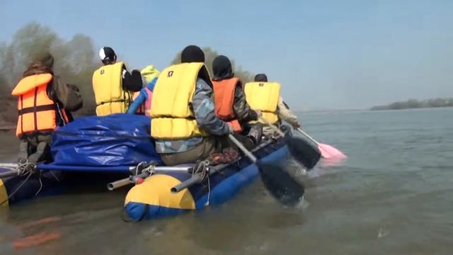 Увлекательное путешествие. Сплав по реке Обь смотреть онлайн