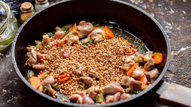 Куриные желудки с гречкой смотреть онлайн