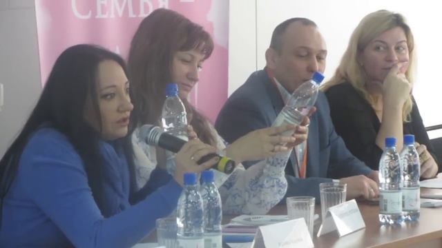 "Простая вода" на страже здоровья многодетных семей: круглый стол Здоровая семья–основа Государства смотреть онлайн