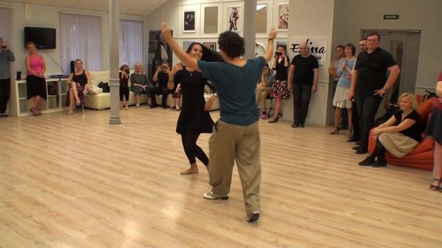 Урок по чакаррере в EdissaDNItango. Невская милонга 2015. смотреть онлайн