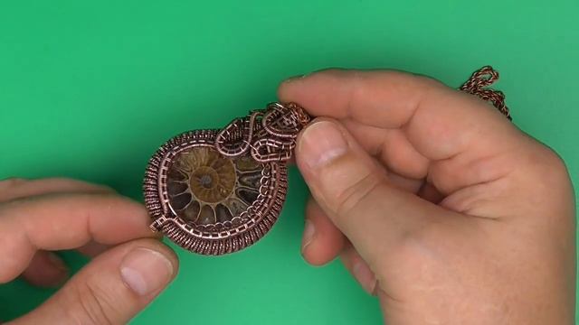 Медный кулон с аммонитом ручной работы. Украшения из проволоки и камней в технике Wire Wrapped. смотреть онлайн
