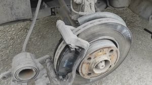 Замена передних и задних тормозных колодок на Лада Веста