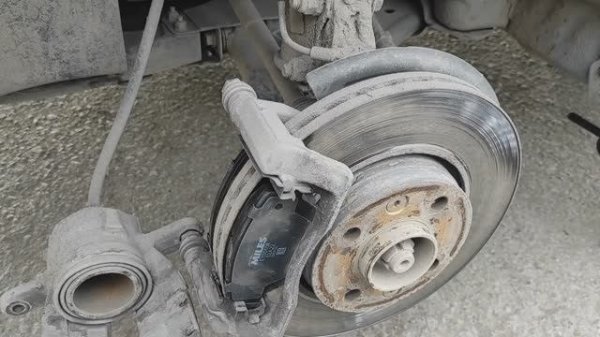 Замена передних и задних тормозных колодок на Лада Веста