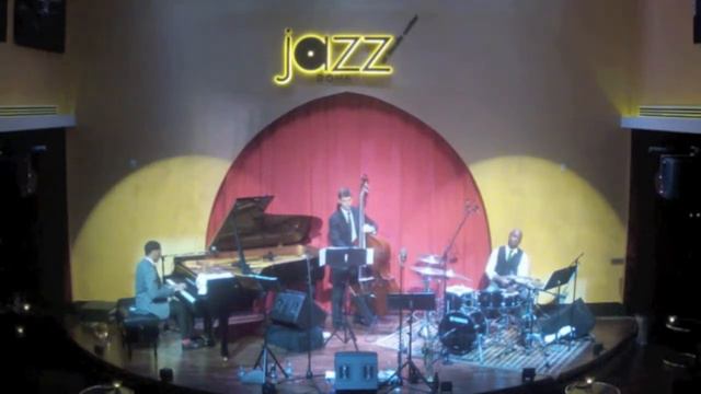 Ulysses Owens Jr. Quintet - "Prototype" at JALC Doha смотреть онлайн