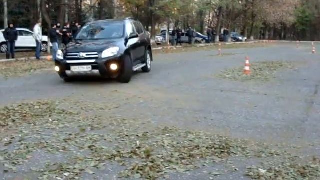 2011.11.06 - Toyota RAV4 - 2 - Слалом adrenalinetime.info смотреть онлайн