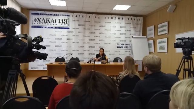 Чаптыкова Татьяна Владимировна на брифинге со СМИ Республики Хакасия. смотреть онлайн