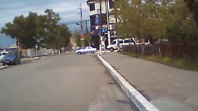 На красный свет светофора пролетел. смотреть онлайн