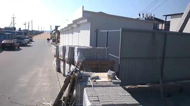 УКЛАДКА ТРОТУАРНОЙ ПЛИТКИ ФЭМ НА БАЗЕ "ШАЛЕ АЗОВ" 2014г. смотреть онлайн