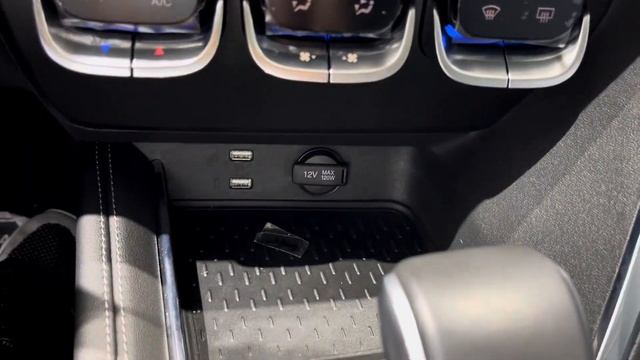 New Baic X3 210T Mecerdes Cooperation - Exterior and Interior Show смотреть онлайн
