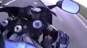 Мотоцикл шел 300 км_ч, и вдруг появился Чак Норрис