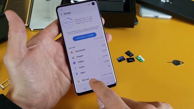 Galaxy S10/S10+/S10E: How to Make SD Card Default Location for Camera Video/Photos смотреть онлайн