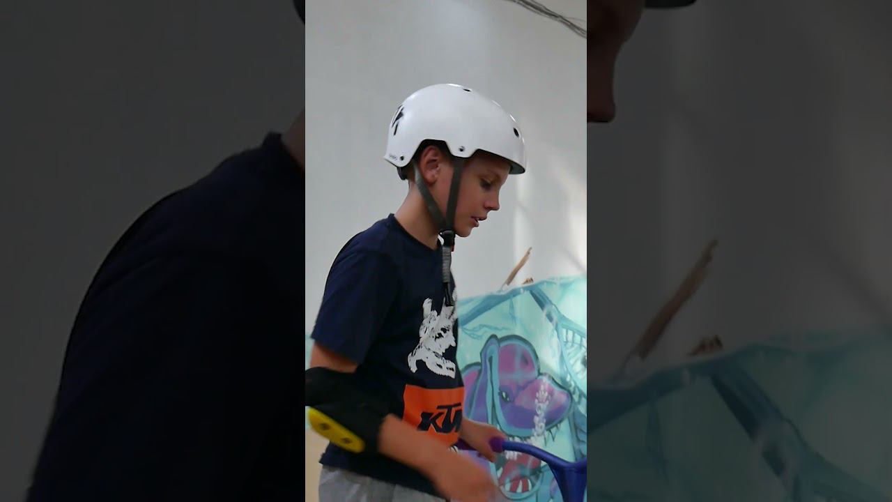 Трюки на самокате kickless rewind (Киклес) в скейт парке BunnyHop смотреть онлайн