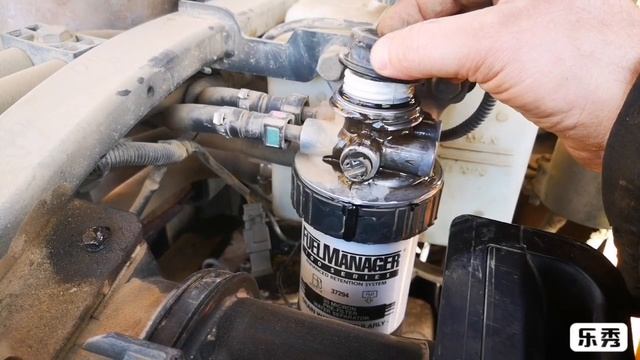 Замена масла в КПП jcb 4 cx , и не большие доработки топливного фильтра и аутригеров смотреть онлайн