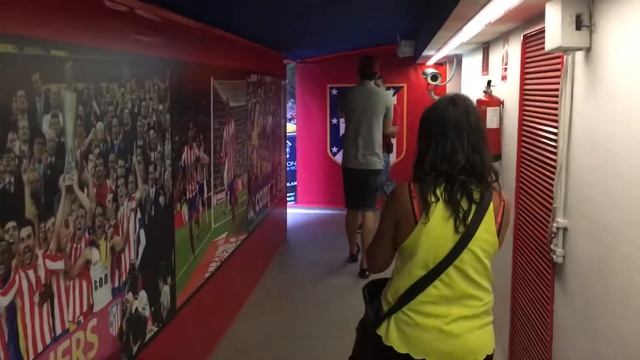 Vicente Calderón Stadium Tour : Atletico Madrid Theme song смотреть онлайн