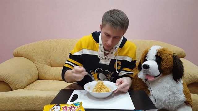 НЕРЕАЛЬНО ОСТРАЯ ЛАПША ИЗ ТАЙЛАНДА, КОТОРУЮ ТЕСТИЛ ГРИЛЬКОFF, СО ВКУСОМ КАРРИ И СЫРА! смотреть онлайн