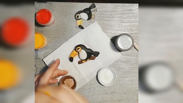 Текстильная брошка ТУКАН. Роспись акриловыми красками. смотреть онлайн