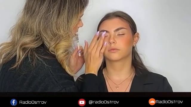 Алёна Суханова. Макияж онлайн. Работают ученики Феликса Штейна. смотреть онлайн
