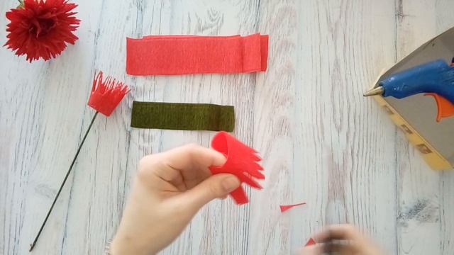 Цветы из гофрированной бумаги|Яркая гербера для подарка и декора своими руками смотреть онлайн