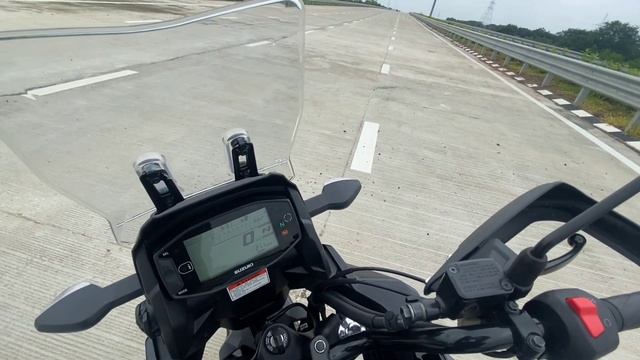 Suzuki V-Strom SX 250 / Ride Review / Top speed test смотреть онлайн