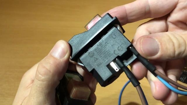 Wyłącznik łącznik elektromagnetyczny maszyny KEDU KJD17. Jak zamontować wyłącznik? смотреть онлайн
