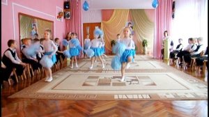 Танец с султанчиками в детском саду